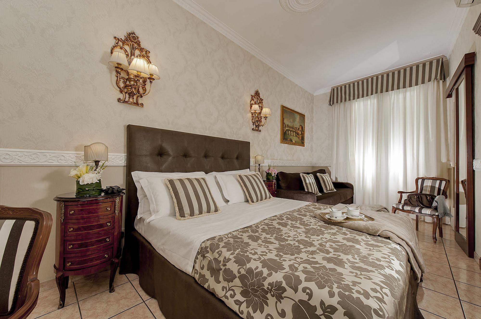 Residenza Zanardelli Bed & Breakfast Rome Bagian luar foto