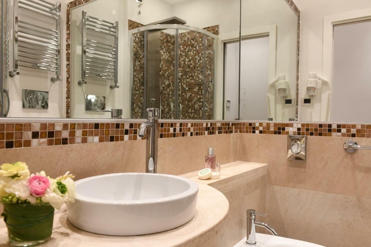 Residenza Zanardelli Bed & Breakfast Rome Bagian luar foto
