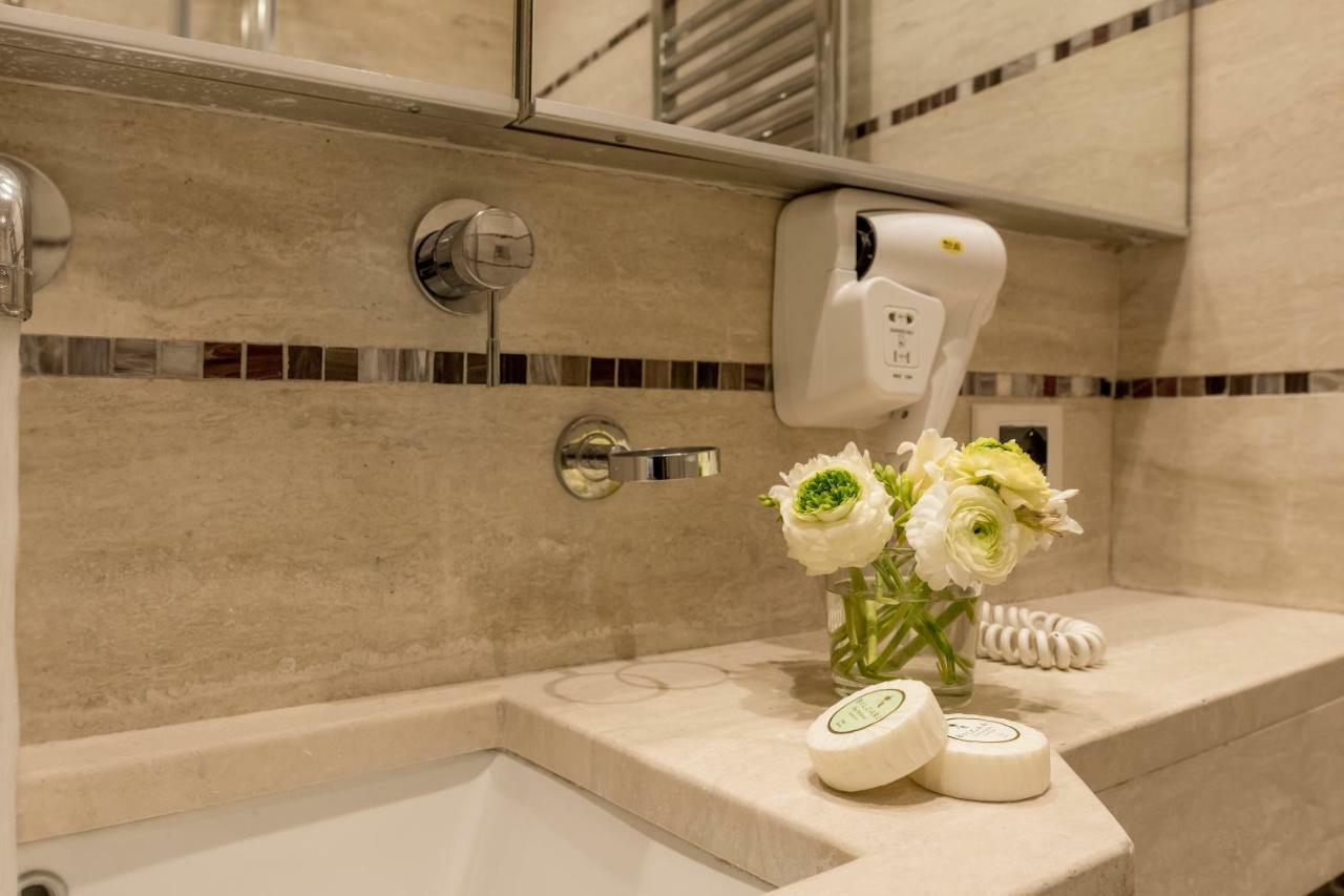 Residenza Zanardelli Bed & Breakfast Rome Bagian luar foto